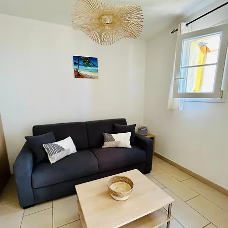 Apartment T2 Sur Le Port De Plaisance De