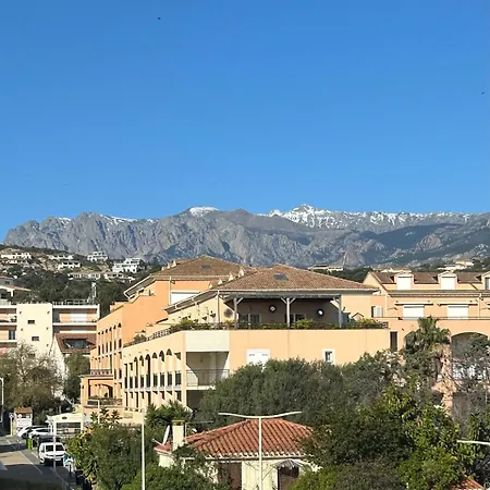 Apartment T2 Sur Le Port De Plaisance De *