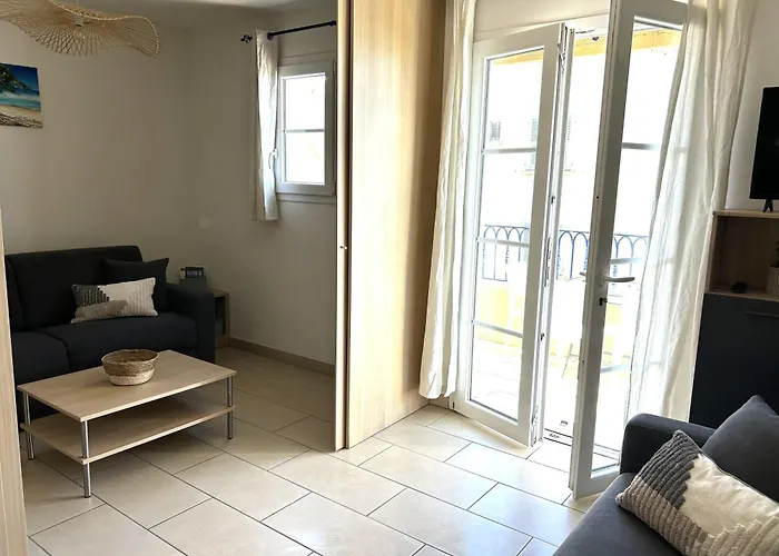 T2 Sur Le Port De Plaisance De